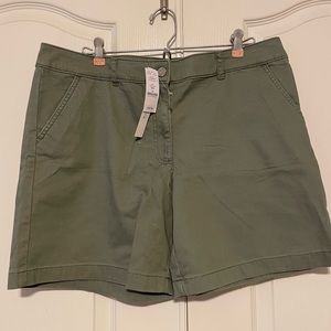 NWT- White House Black Market chino shorts army green size 14